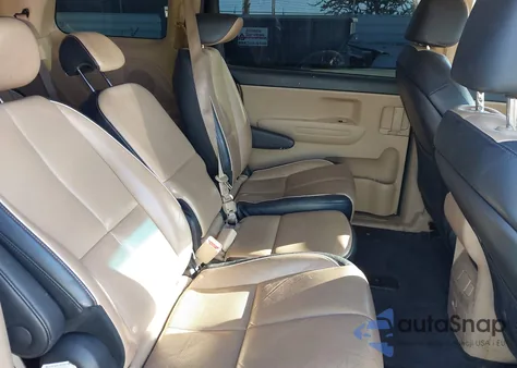 2016 Kia Sedona Lx z USA, uszkodzony, nr VIN KNDMB5C13G6215005